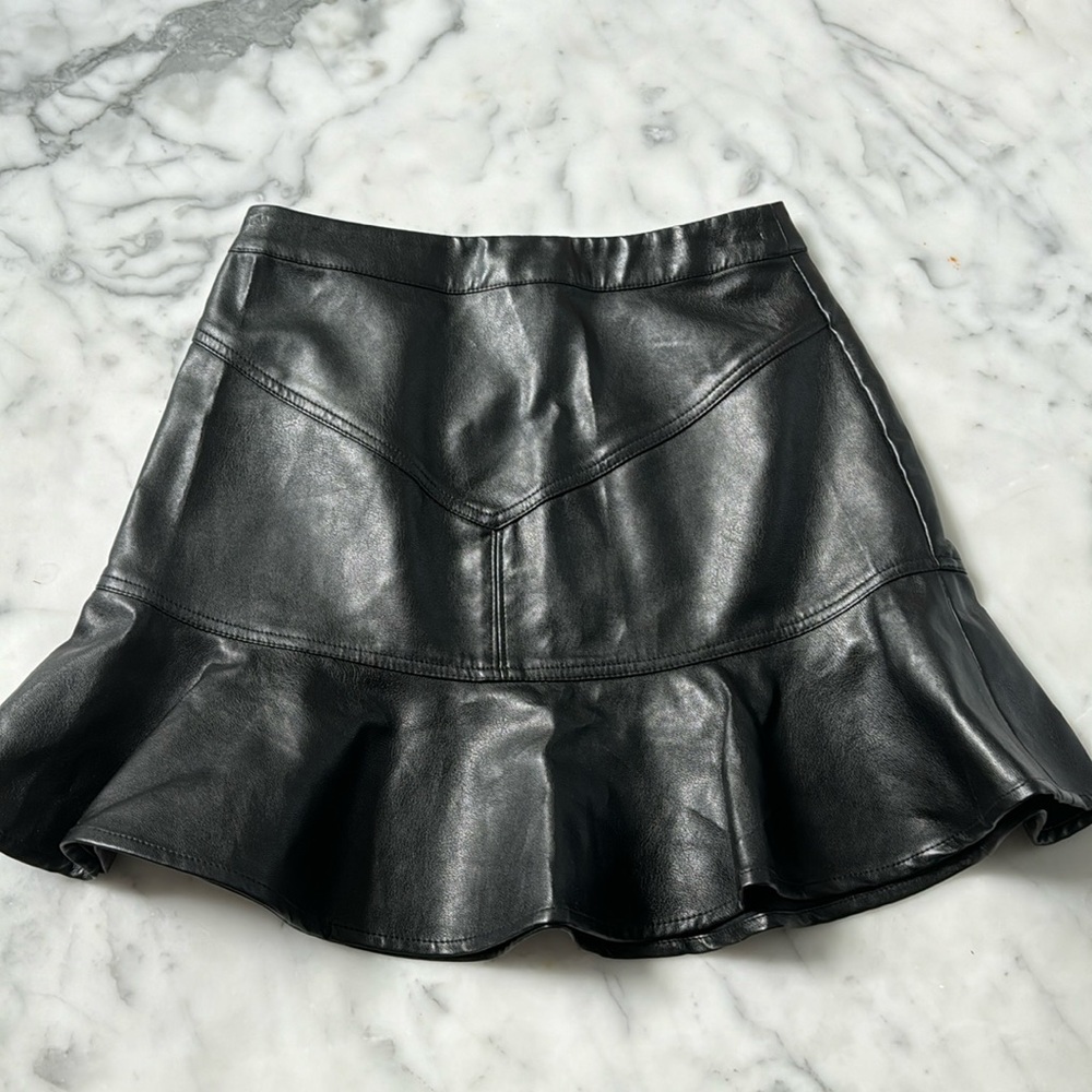 Vestique Vegan Leather Mini Skirt - Picture 1 of 4